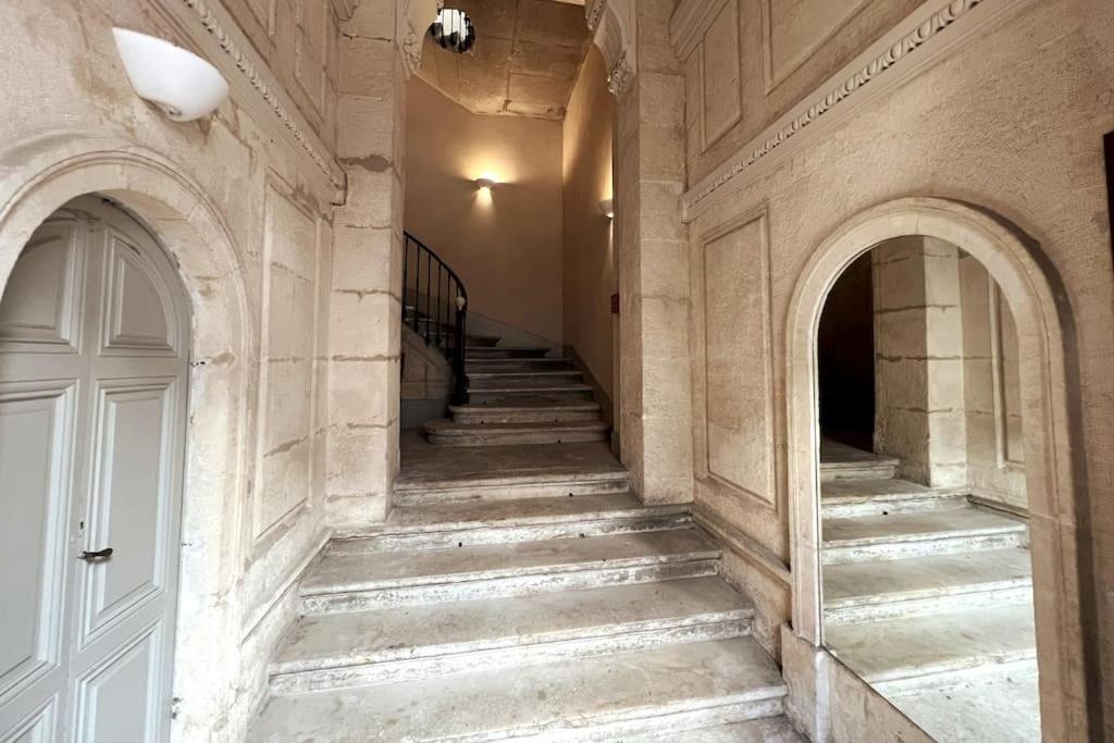 Le Vieux Sextier - Ac Clim - Lumineux - Wifi - Hypercentre Appartement Avignon Buitenkant foto