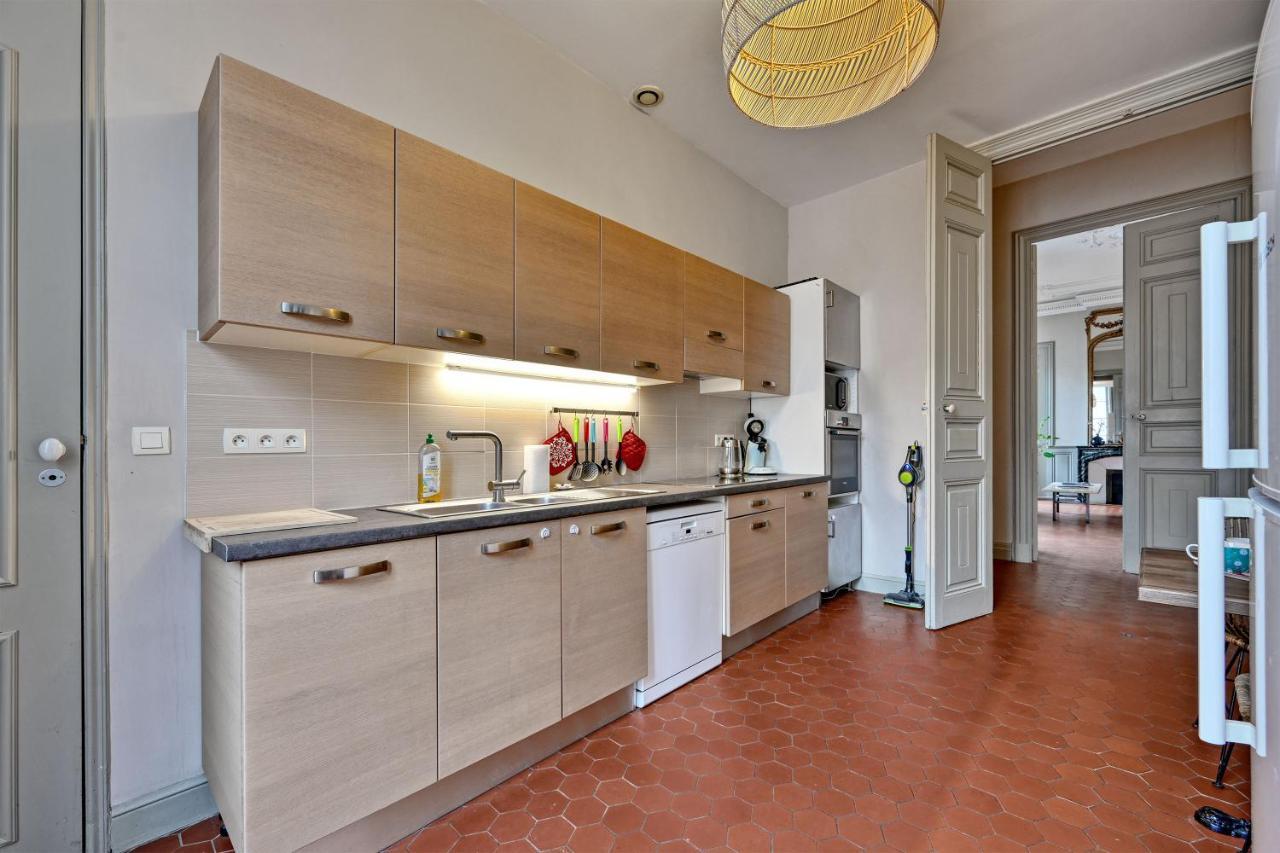 Le Vieux Sextier - Ac Clim - Lumineux - Wifi - Hypercentre Appartement Avignon Buitenkant foto