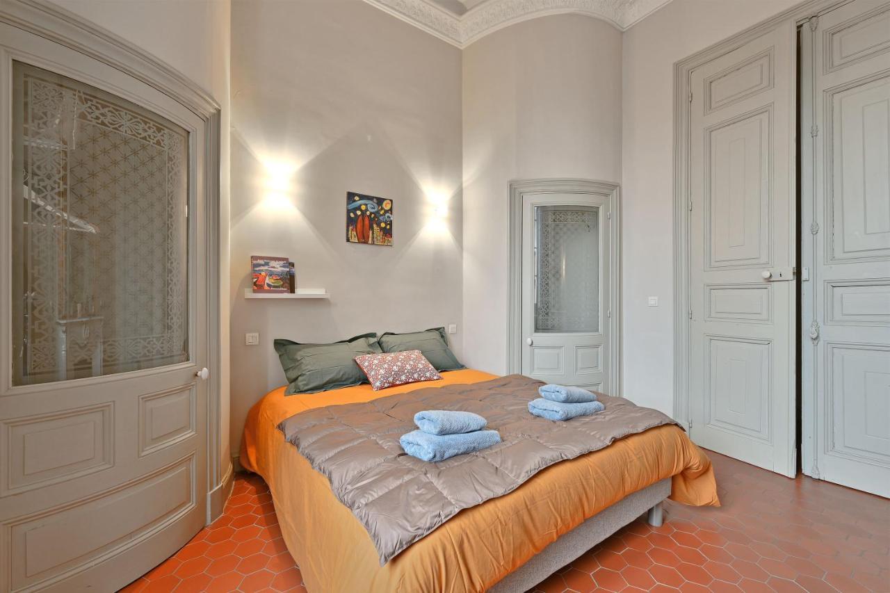 Le Vieux Sextier - Ac Clim - Lumineux - Wifi - Hypercentre Appartement Avignon Buitenkant foto